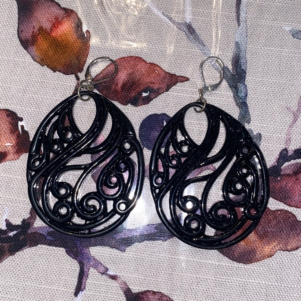 Black Swirl Teardrop Earrings